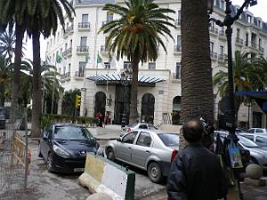 657 hotel royal bd gallieni